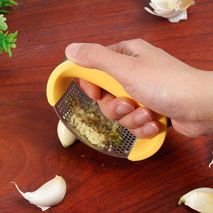 Curve Mash Garlic Press